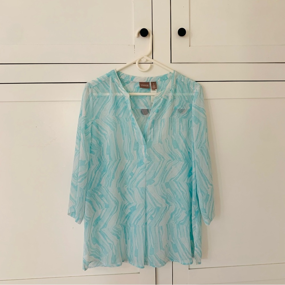 Chico’s Blue Print Sheer V Neck ¾ Sleeve Blouse Size Medium